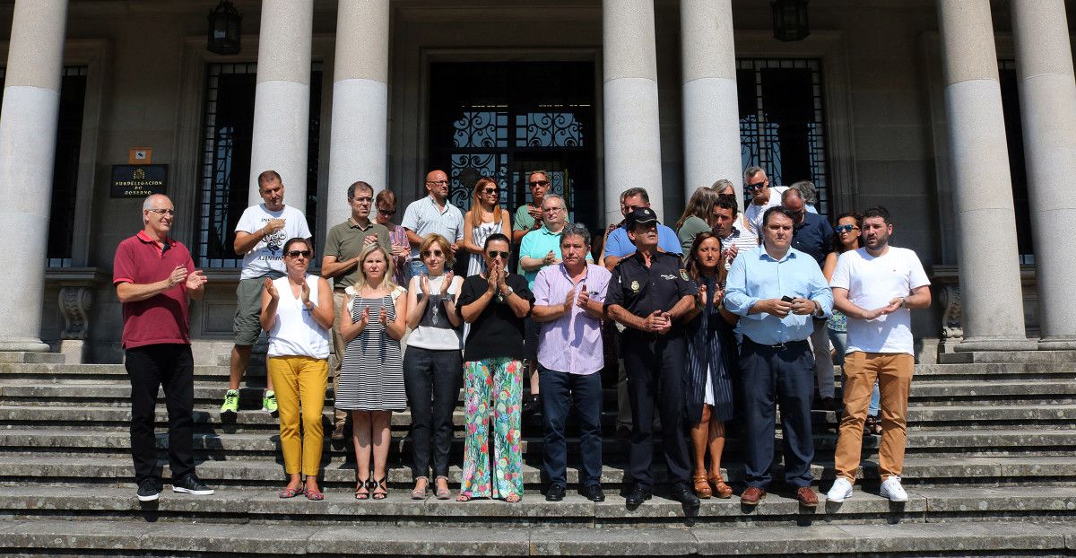 Concentración contra la violencia machista en la Subdelegación del Gobierno