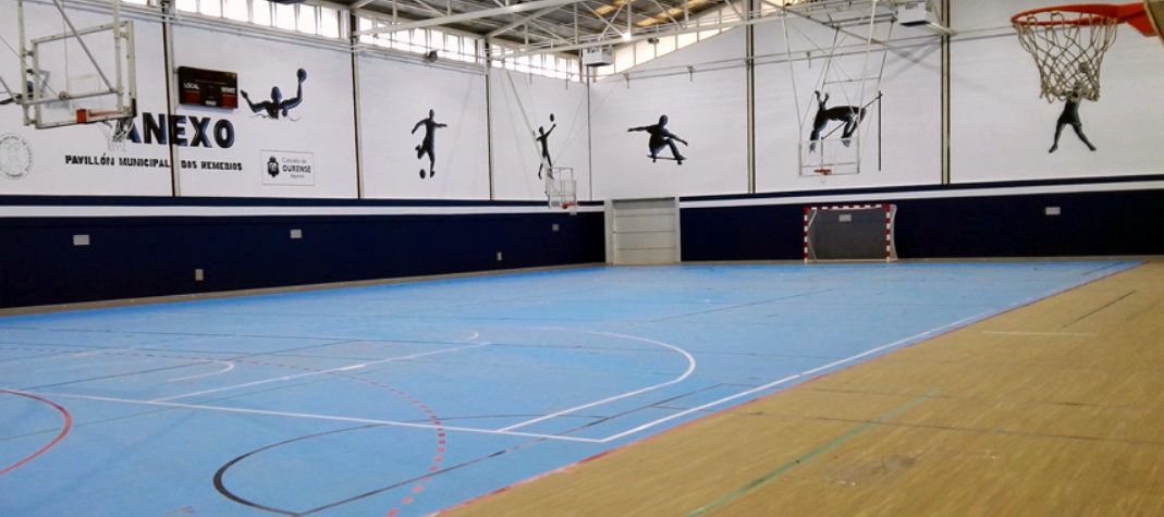 Pista deportiva del Pabellón Os Remedios en Ourense montada por Mondo Ibérica
