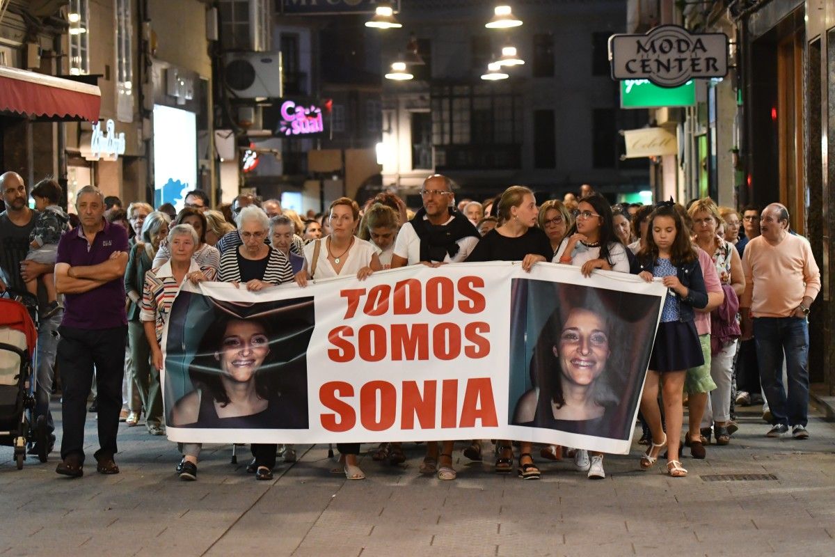 Manifestación polos oito anos da desaparición de Sonia Iglesias Manifestación polos oito anos da desaparición de Sonia Iglesias