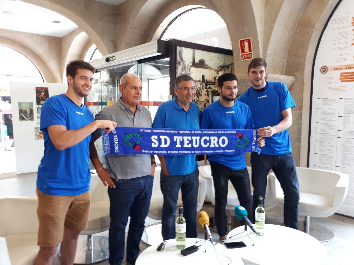 Presentación de Cangiani, Suárez y Fischer, jugadores de la SD Teucro