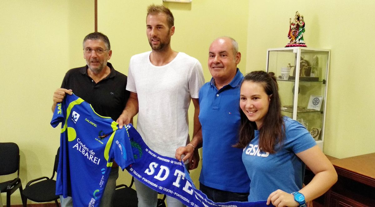 Presentación de Davor Cutura como xogador do Teucro