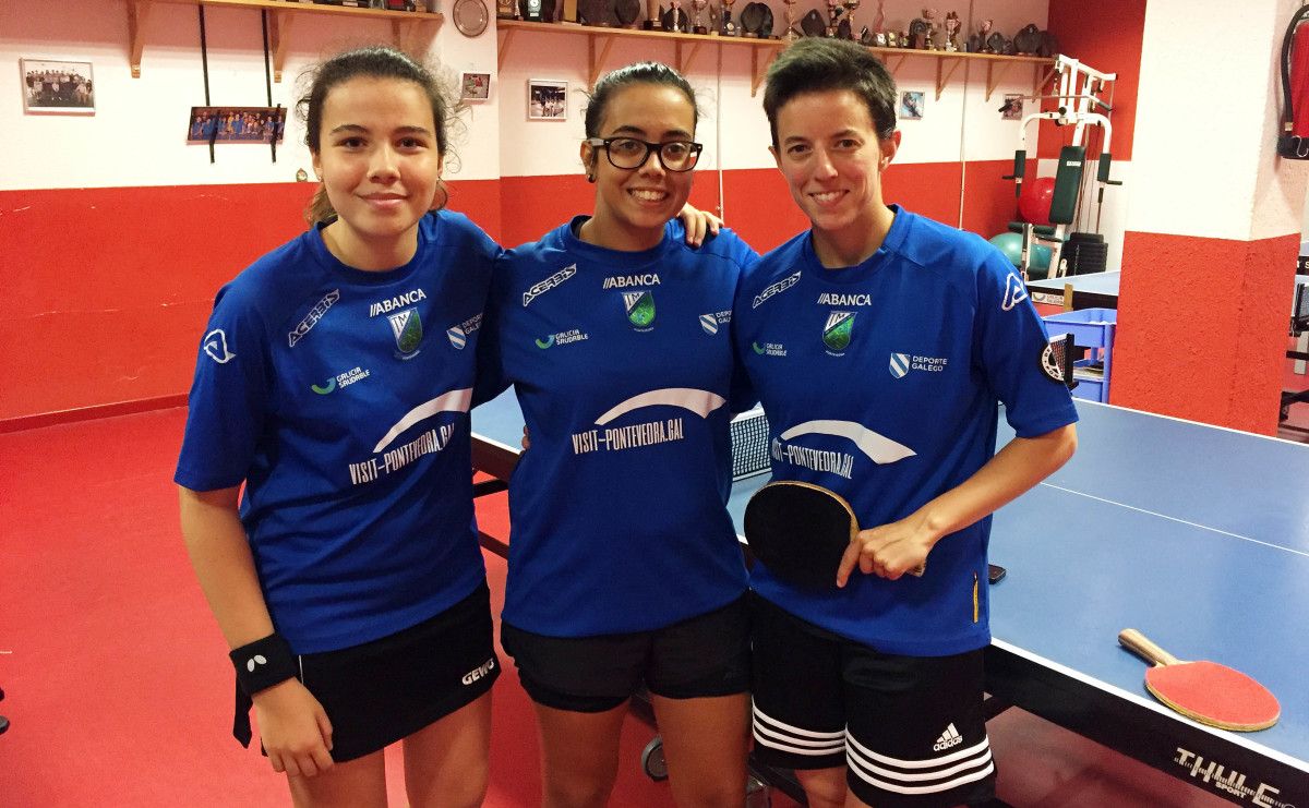 Mar Rivas, Noa Bernárdez e Tere Nine, xogadoras do Tenis de Mesa Monte Porreiro