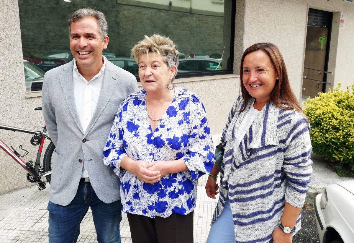 Rafa Domínguez traslada o apoio do PP a asociación Rexurdir