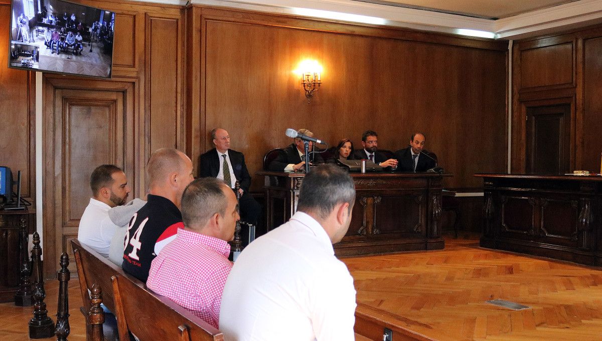 Estrea de pantallas na sala de vistas da sección cuarta da Audiencia Provincial