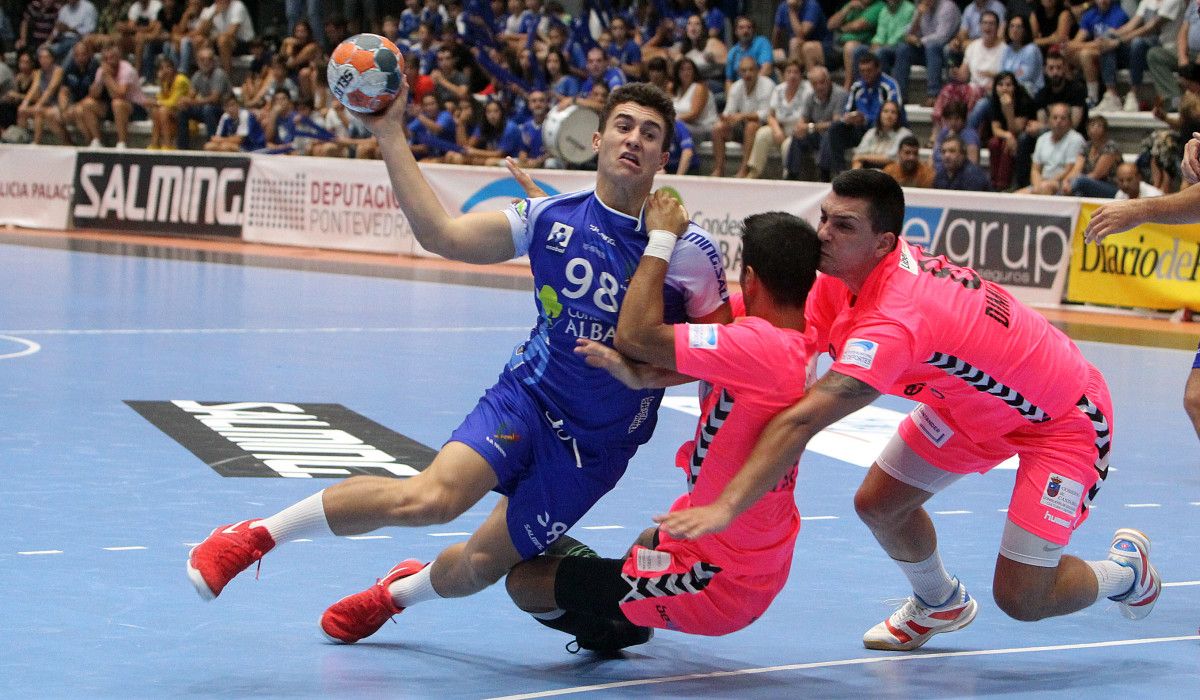 Partido entre Teucro y BM Sinfin en el Municipal