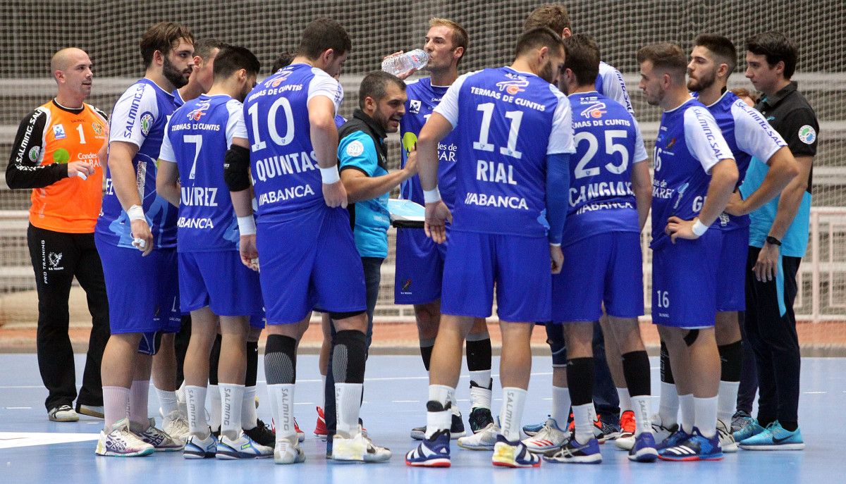 Partido entre Teucro y BM Sinfin en el Municipal