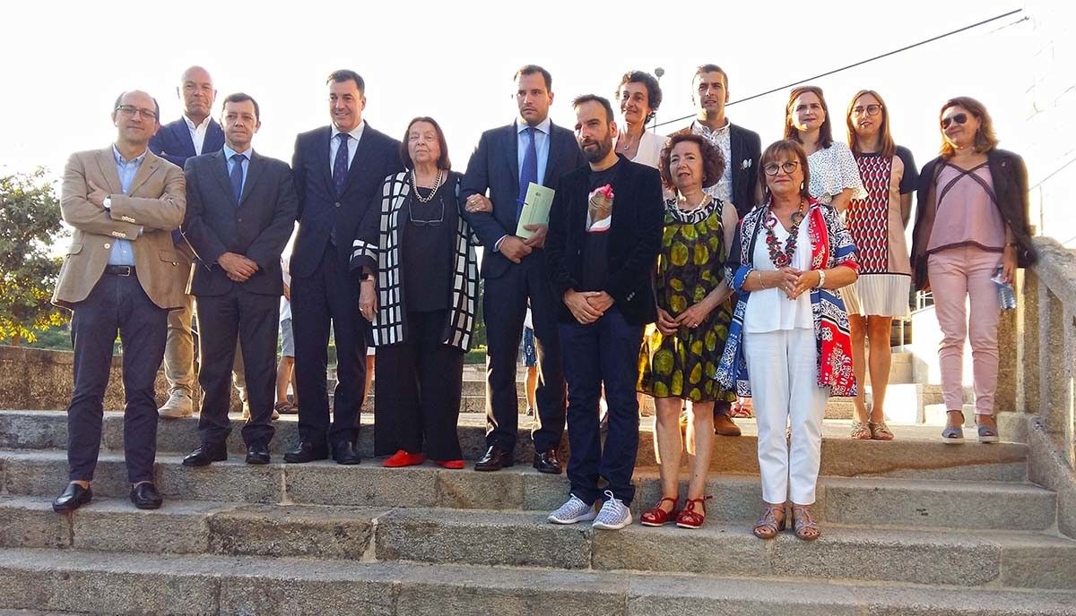 Entrega del Premio de Relato Breve Nélida Piñón a Daniel Asorey