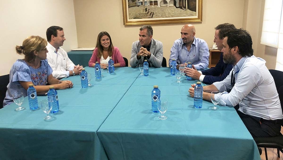Xuntanza de Rafa Domínguez con responsables de Aproin