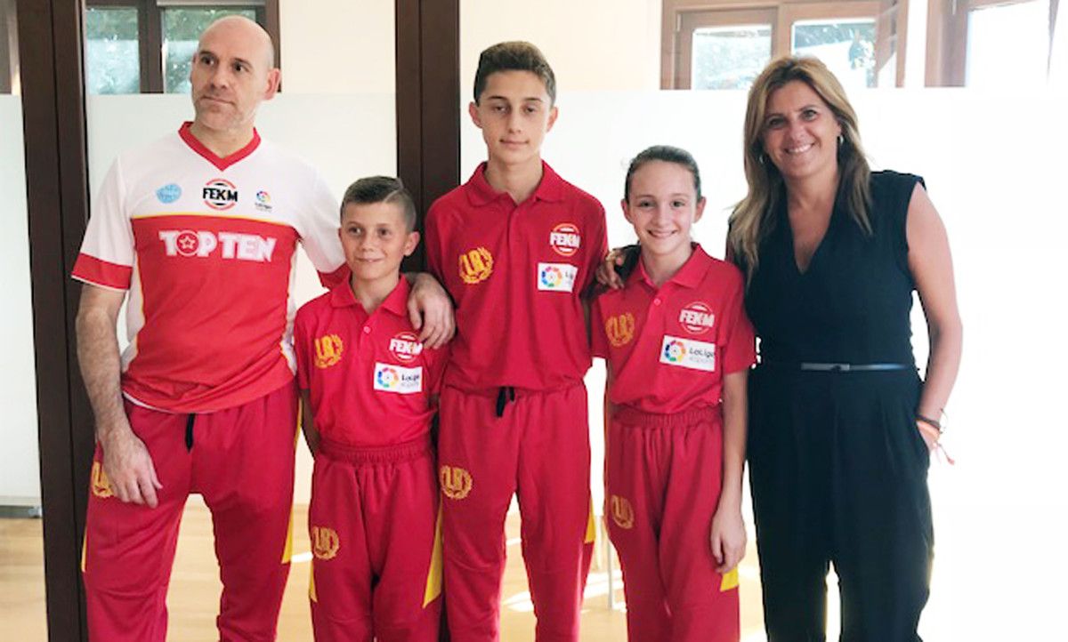María Rey recibe a los deportistas del ABP Sport que competirán en el Mundial de Kick Boxing