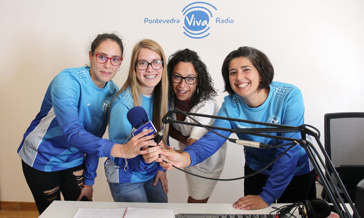 El Club Voleibol Pontevedra en las Conversas na Ferrería de PontevedraViva Radio