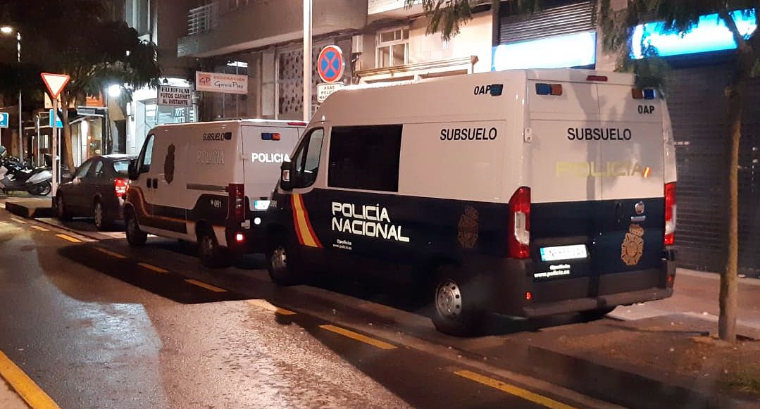 Unidades Especiais de Subsolo e Protección Ambiental frente a Comisaría de Pontevedra Unidades Especiais de Subsolo e Protección Ambiental frente a Comisaría de Pontevedra
