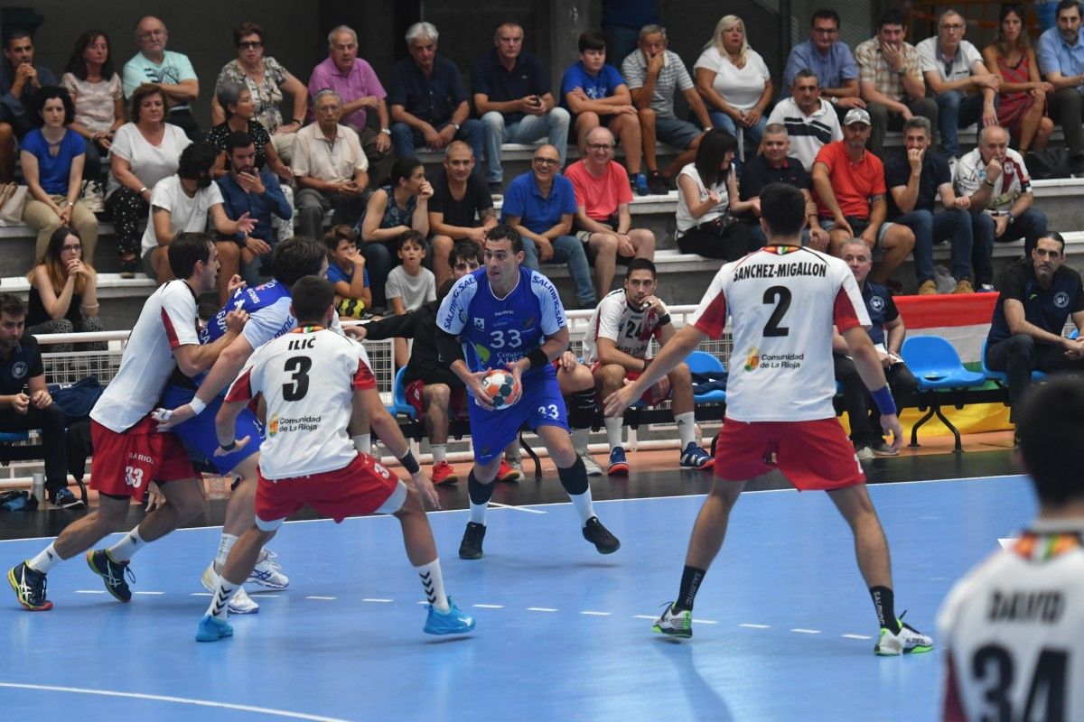 Partido entre Teucro y Logroño en el Municipal