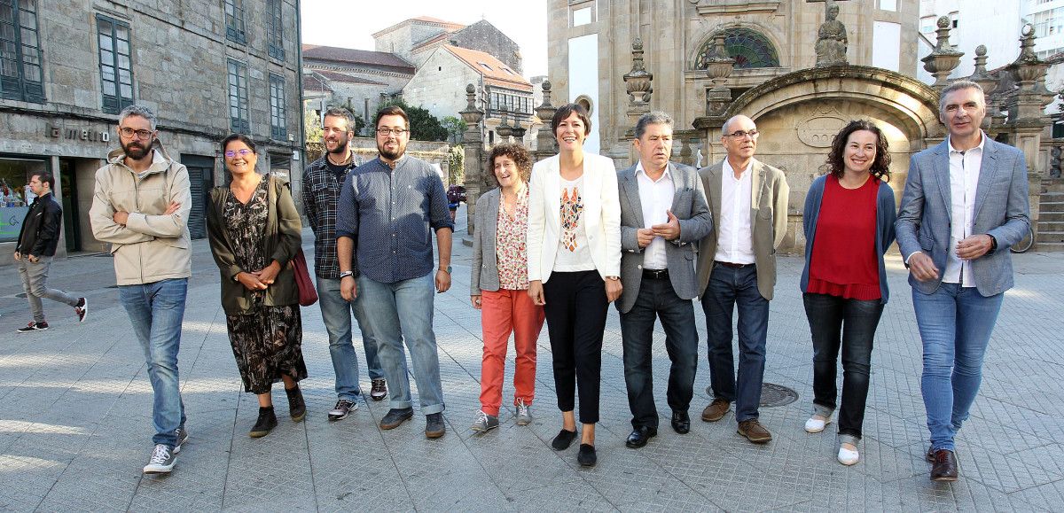 Ana Ponton con los candidatos del BNG a las elecciones municipales en las siete grandes ciudades