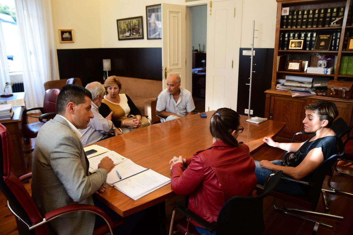 Reunión da Plataforma da PO-234 co alcalde de Ponte Caldelas