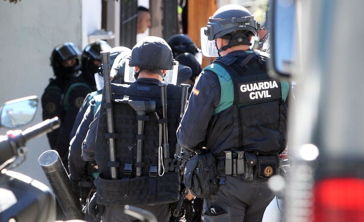 Macro redada da Garda Civil no Vao de Abaixo
