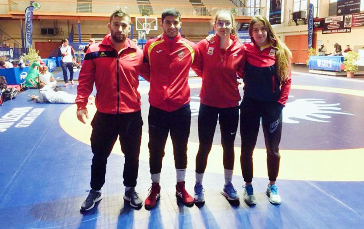 Pablo García (centro) y Lydia Pérez (dereita) en el Torneo Internacional de Niza