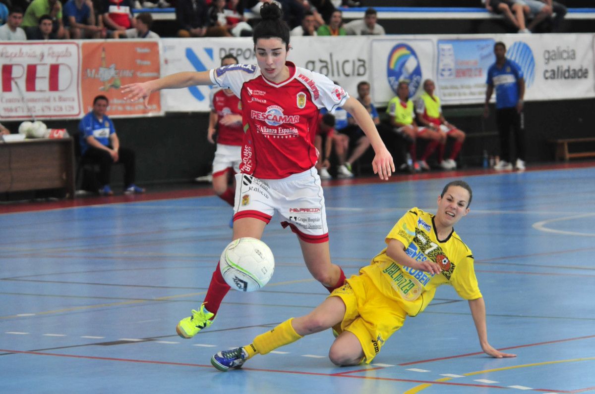 Un momento del partido entre Poio FS y Burela FS en A Seca