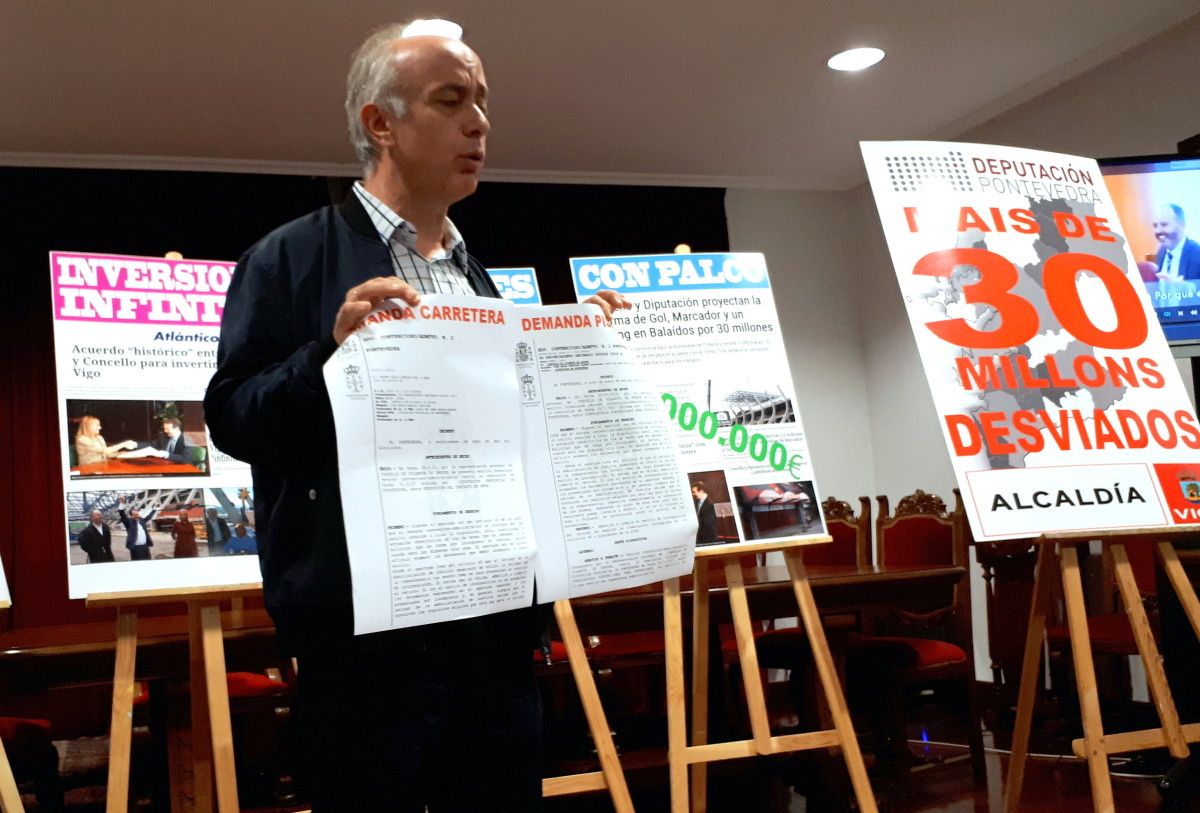 Gonzalo Durán, alcalde de Vilanova de Arousa, con las demandas presentadas contra la Deputación