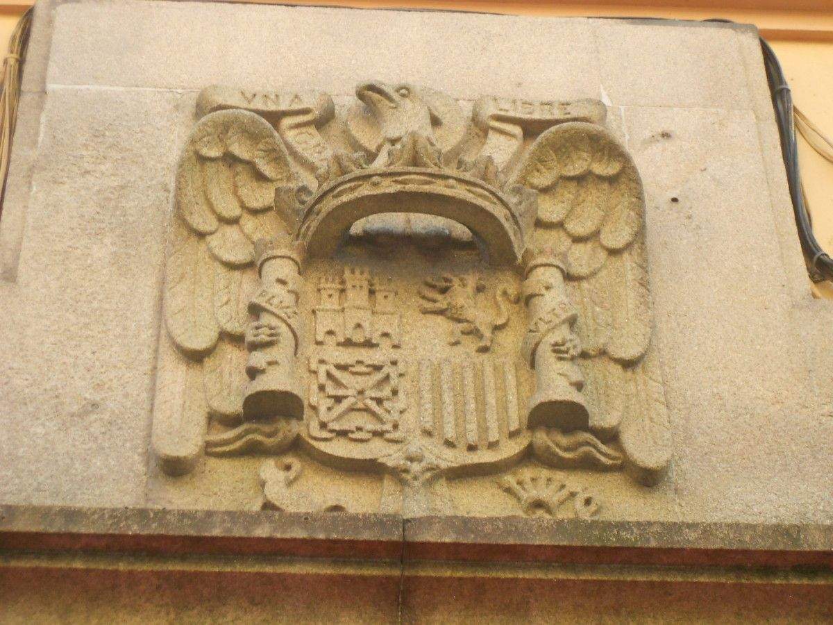 Símbolo franquista en la calle Michelena