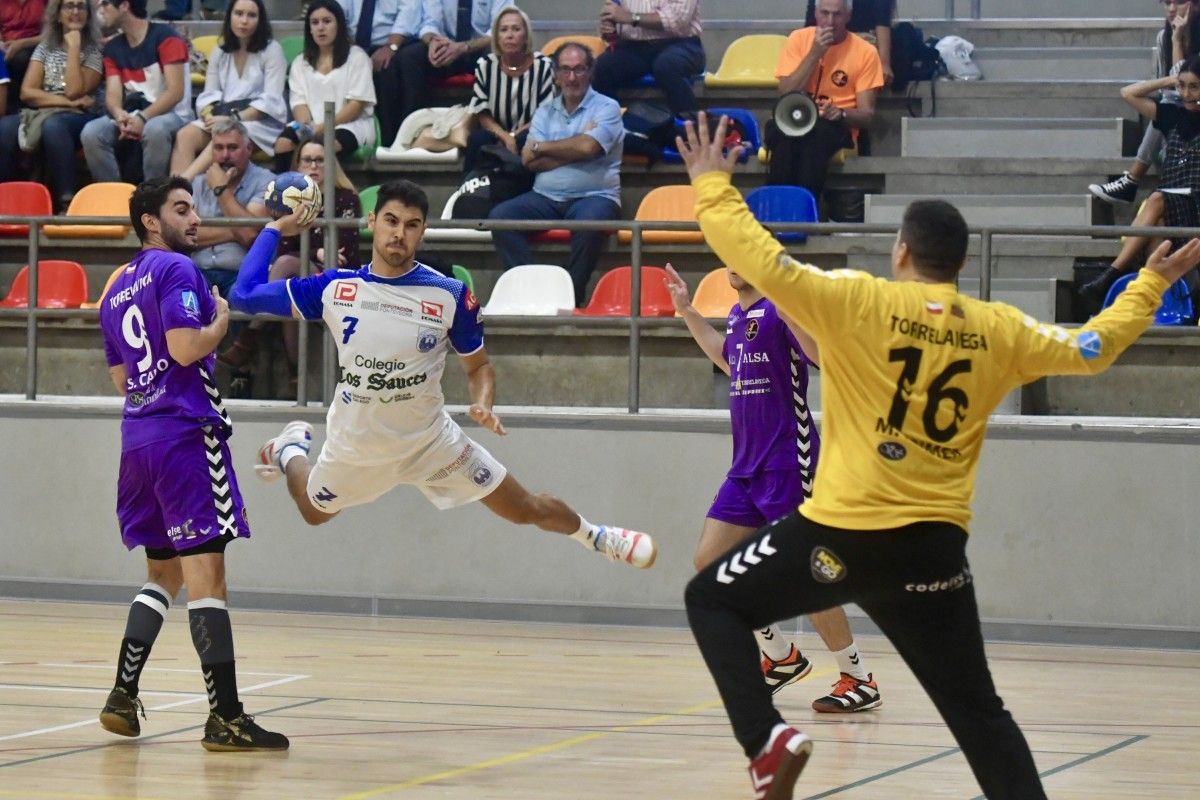 Partido entre Cisne y Torrelavega en el CGTD