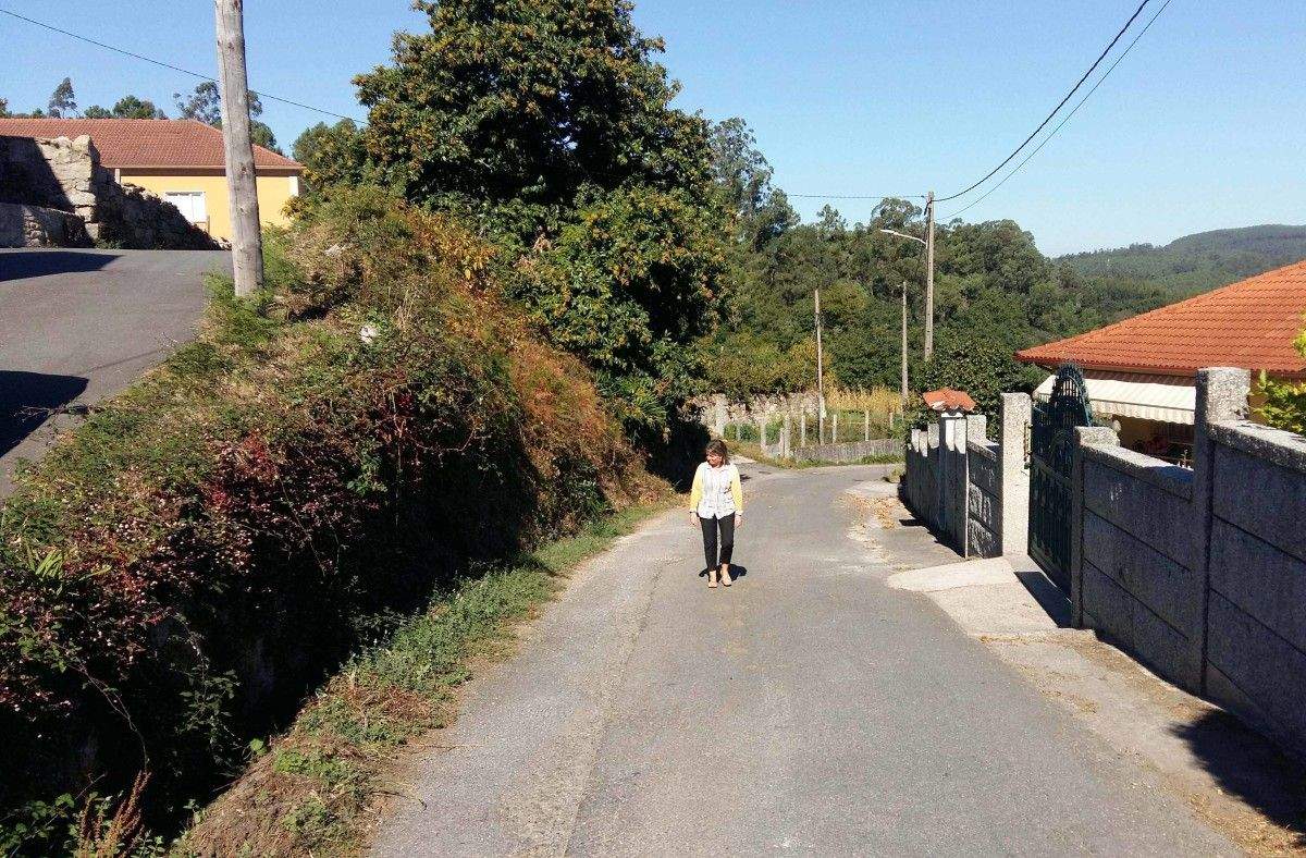 Visita da alcaldesa de Moraña, Luisa Piñeiro, á pista de Sabadín - Saiáns