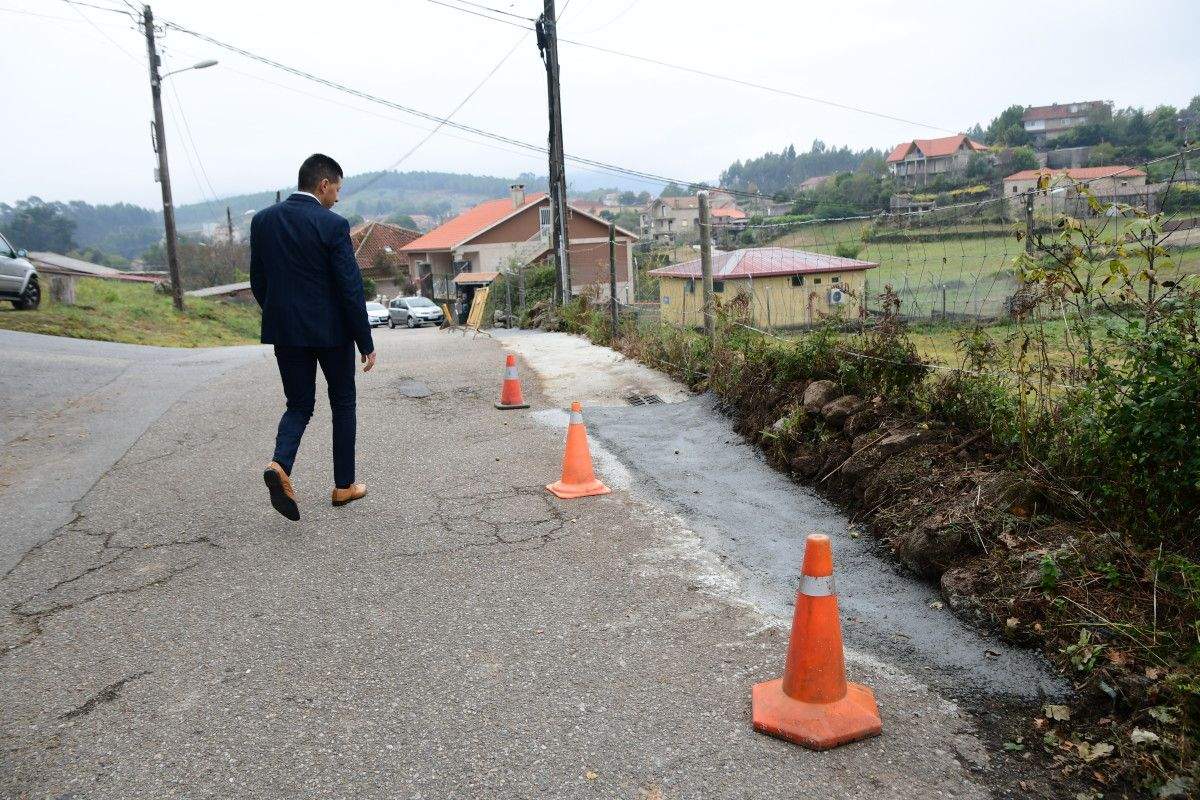 Estrada municipal que comunica Vilarchán con Contixe