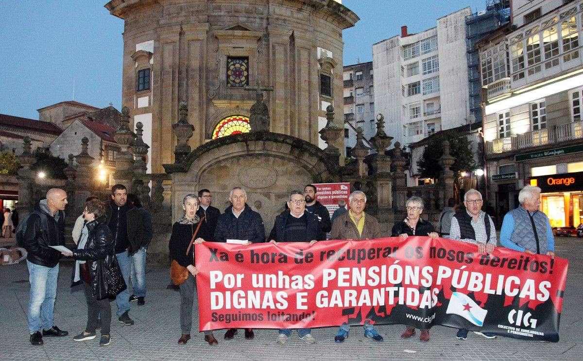 Concentración de persoas xubiladas da CIG para reclamar pensións dignas