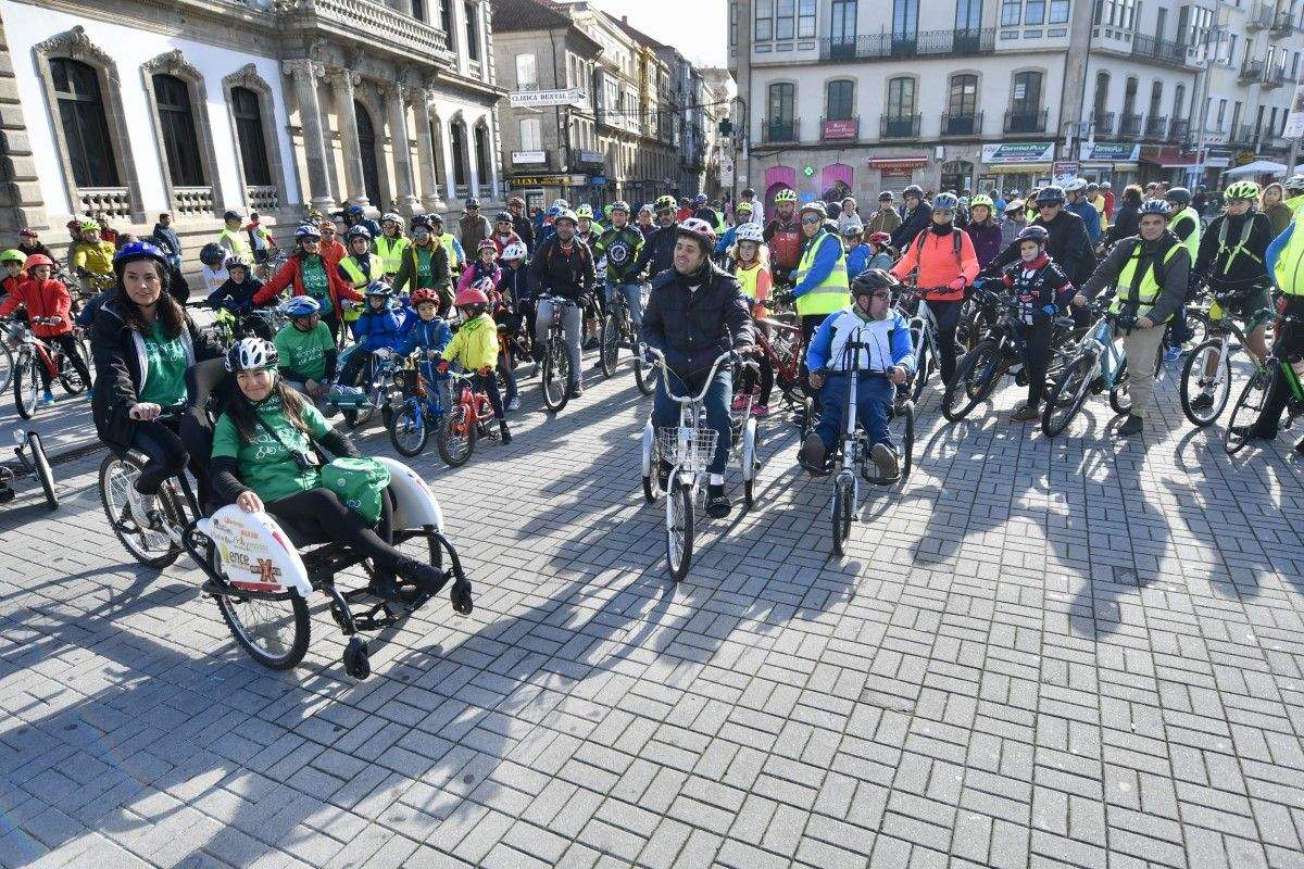 "Bicifestación" para reclamar un paseo ciclista y peatonal entre Pontevedra e Marín