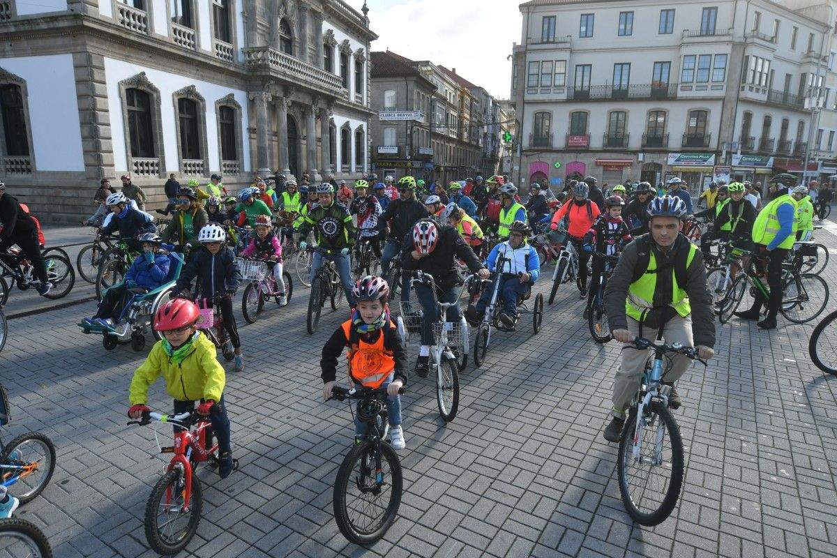 "Bicifestación" para reclamar un paseo ciclista y peatonal entre Pontevedra e Marín