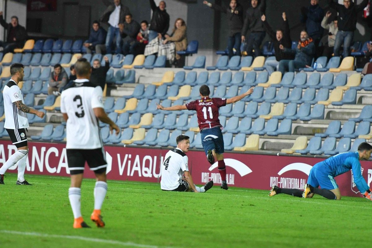 Partido entre Pontevedra e Salamanca CF en Pasarón