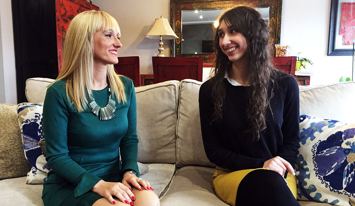 Alba García (a la derecha) y su madre
