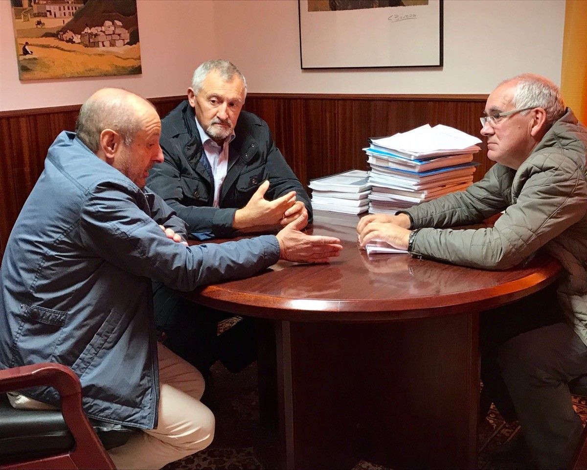 Responsables de sanidade co alcalde da Lama, Jorge Canda