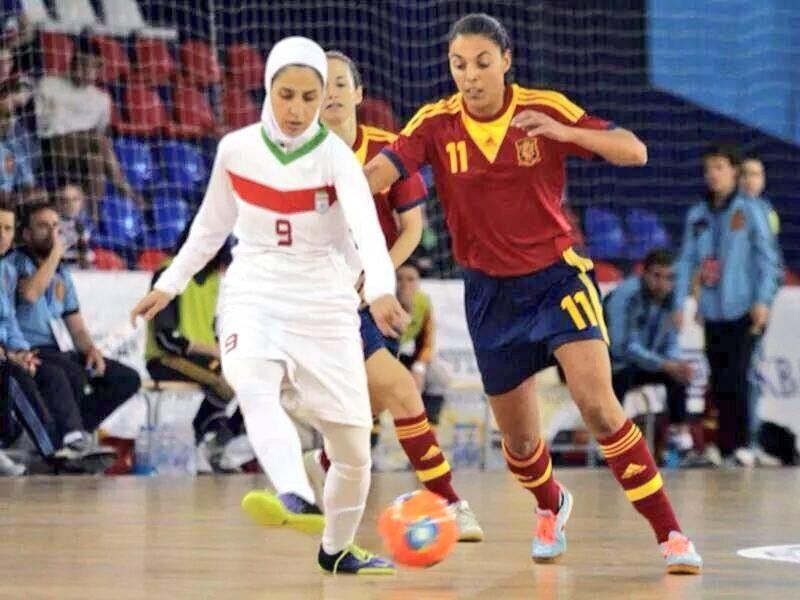 Ceci, durante o partido España-Irán en Moscú