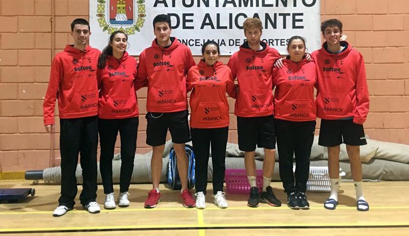 Equipo del Club Bádminton Ravachol Pontevedra que competió en Alicante
