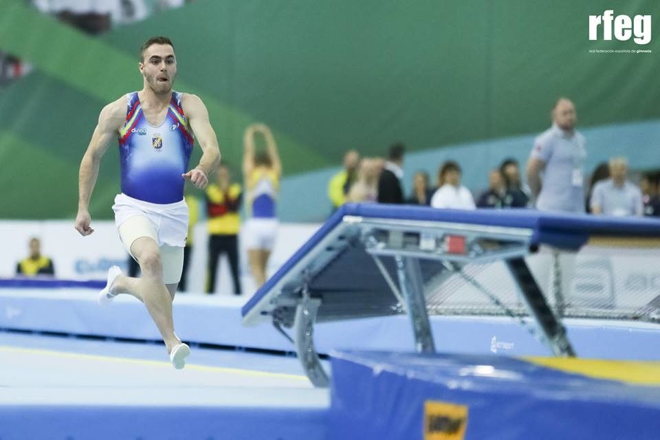 Álex Bernárdez, en el Campeonato del Mundo de Gimnasia Trampolín en Rusia