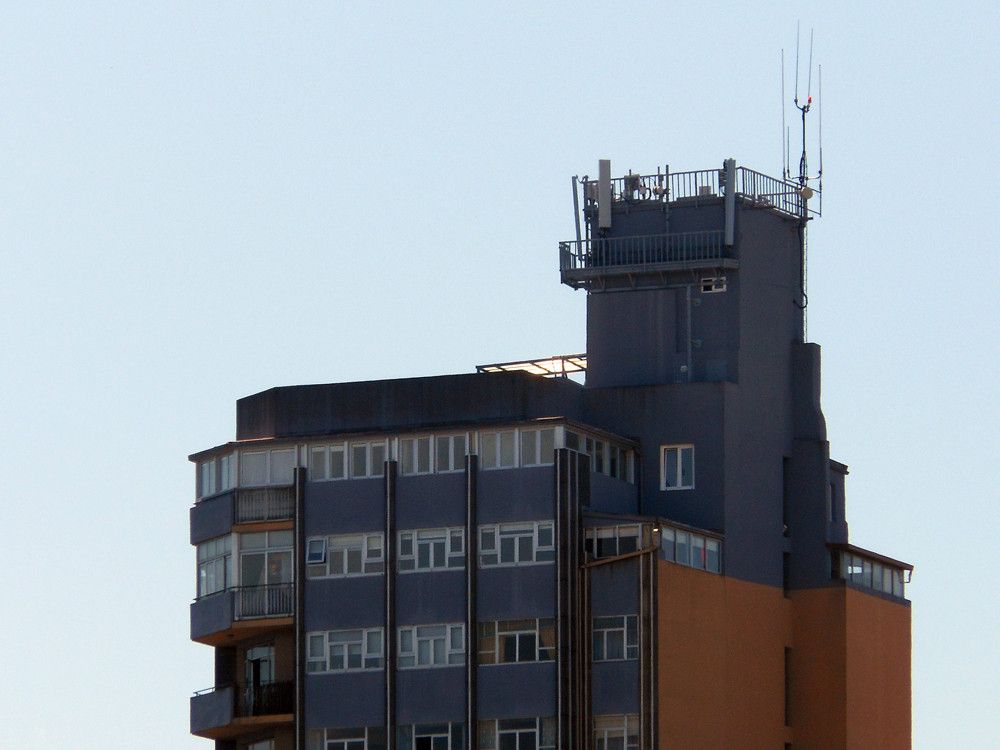 Antenas de telefonía en el Edificio de As Torres
