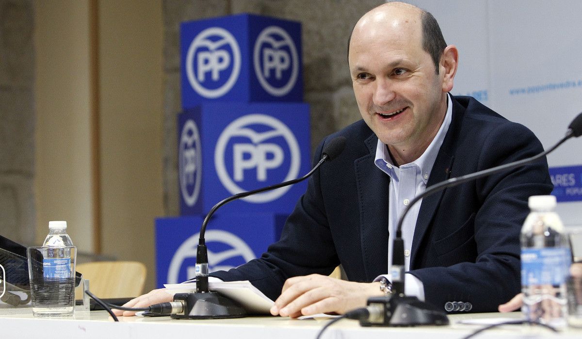  Rafael Louzán Abal