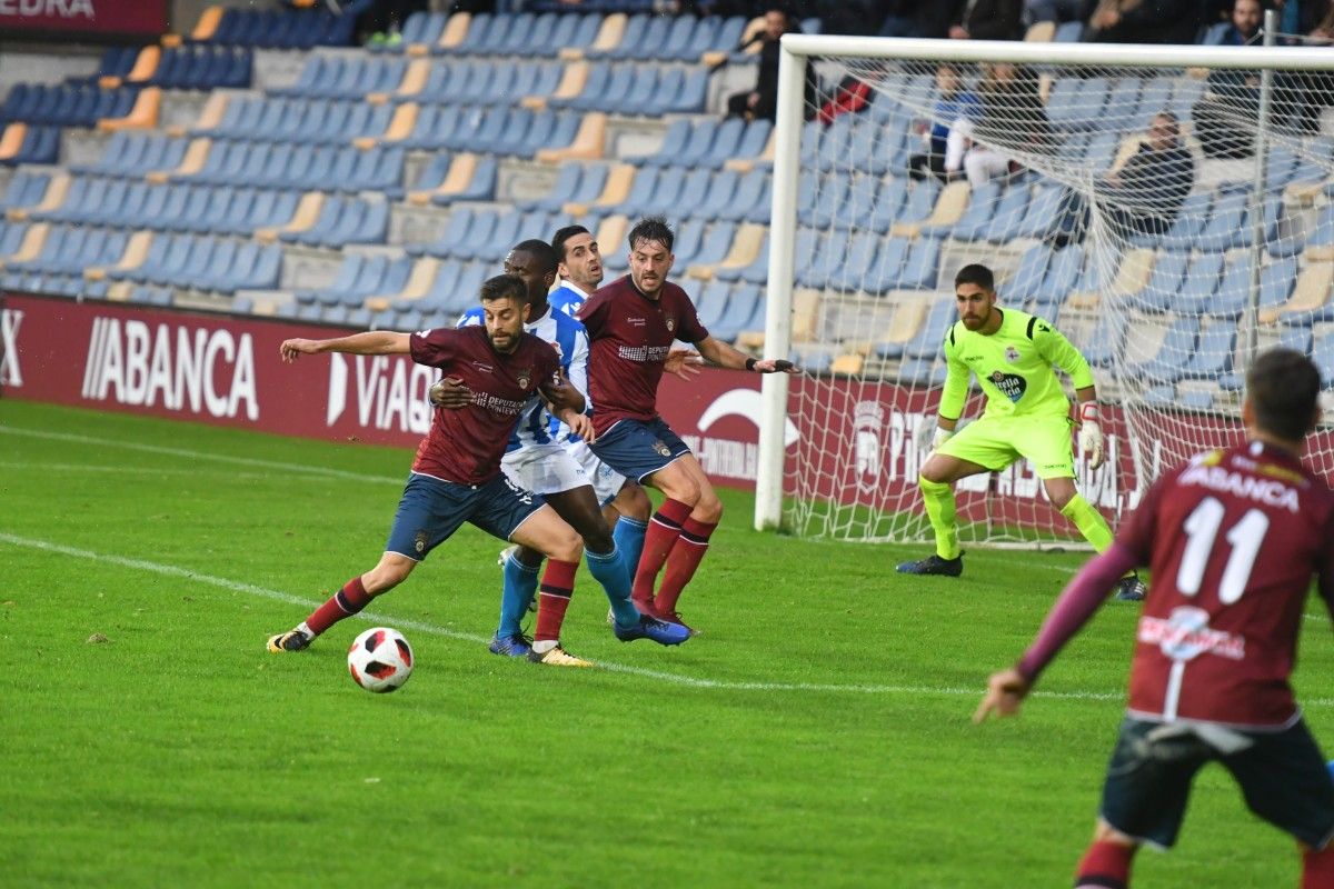 Partido entre Pontevedra e Deportivo Fabril en Pasarón
