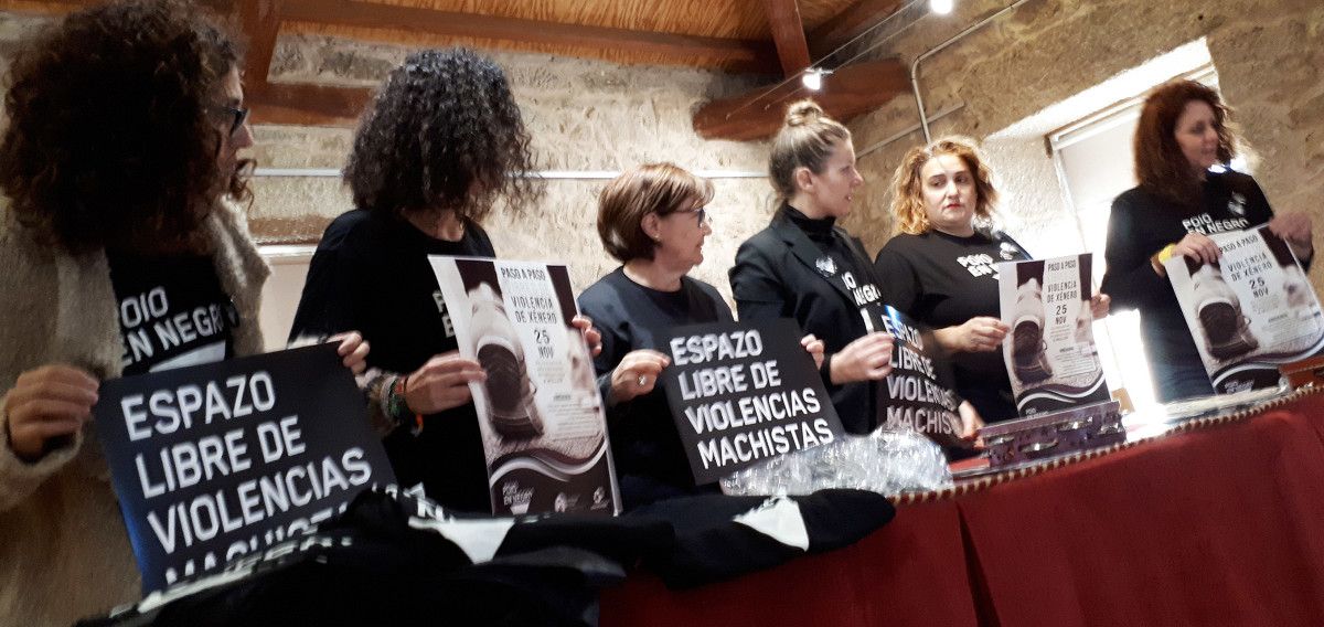 Presentación de 'Poio en negro' contra a violencia machista (arquivo)