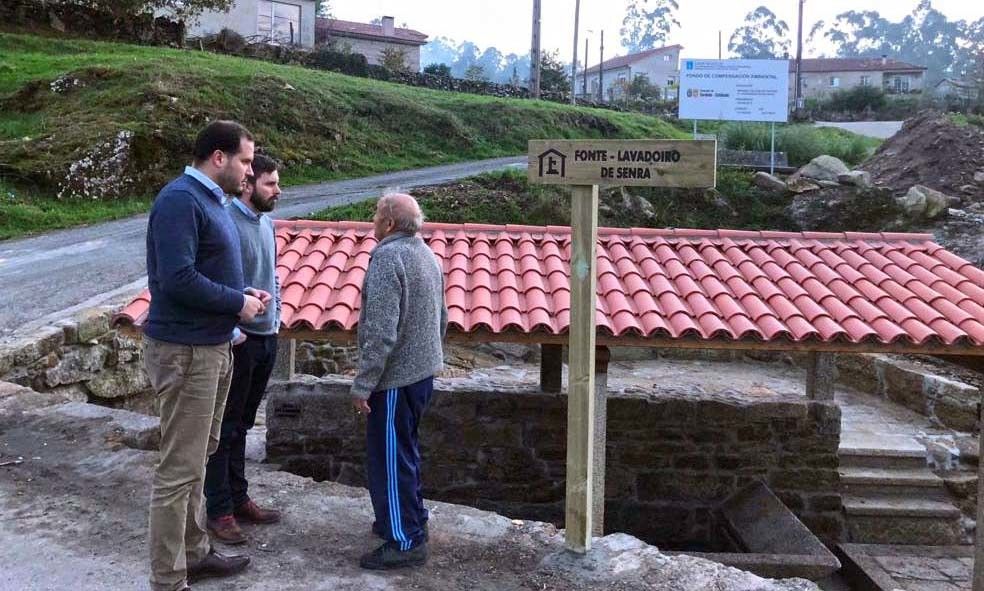 Visita ao rehabilitado lavadoiro de Senra