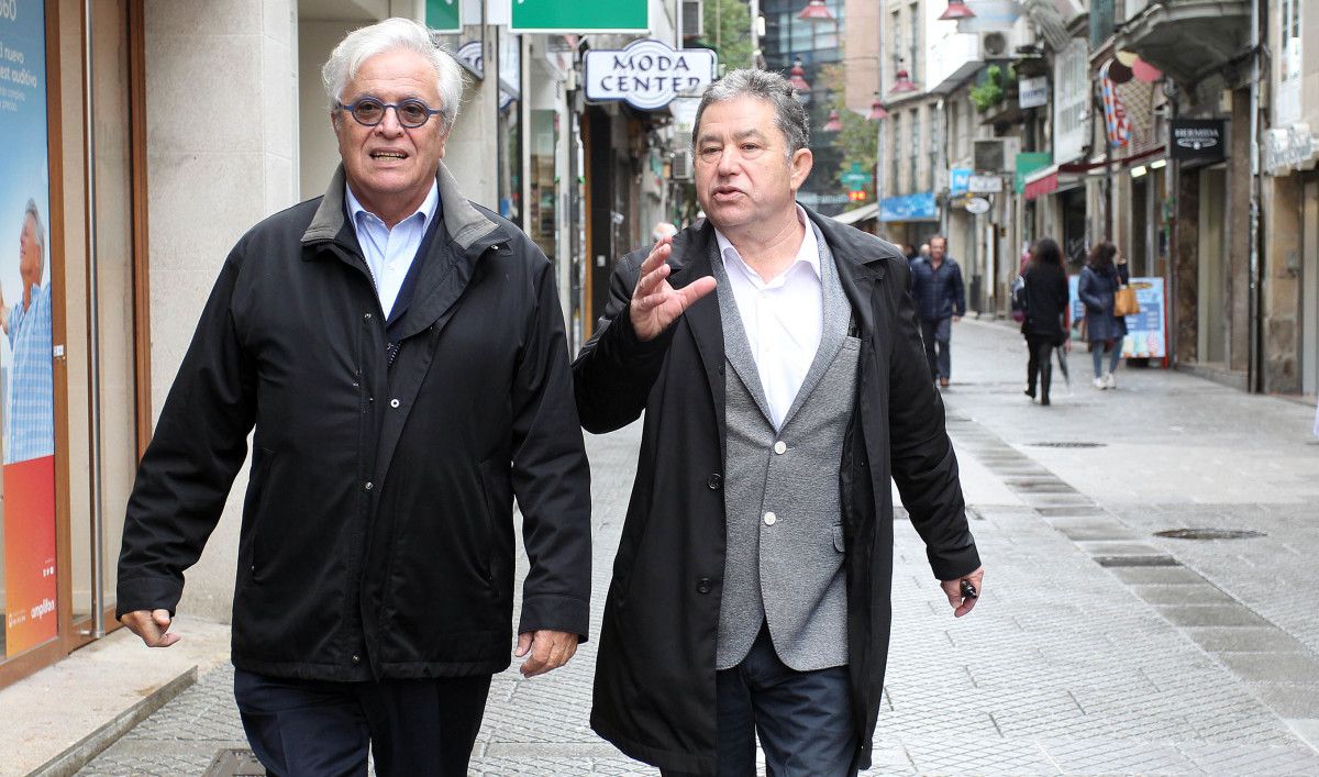 Joan Clos e Miguel Anxo Fernández Lores polas rúas de Pontevedra