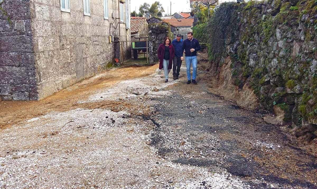 Obras de mellora viaria en Chamadoira