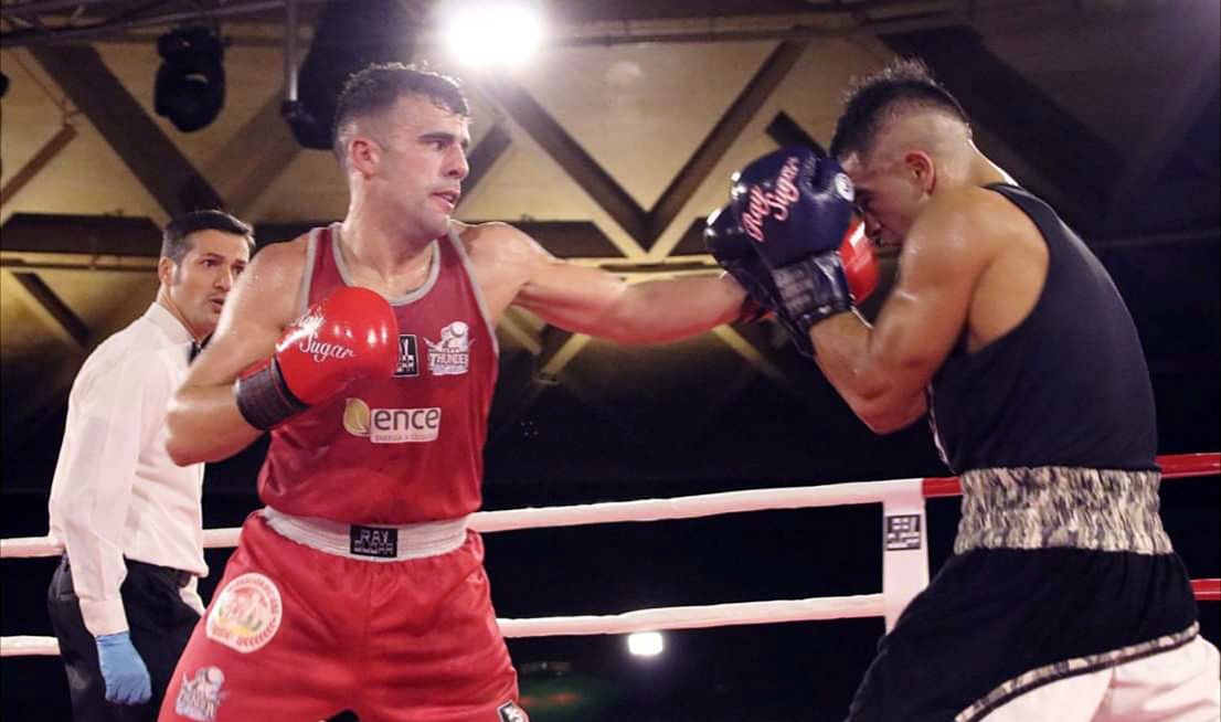 Aarón González durante un combate