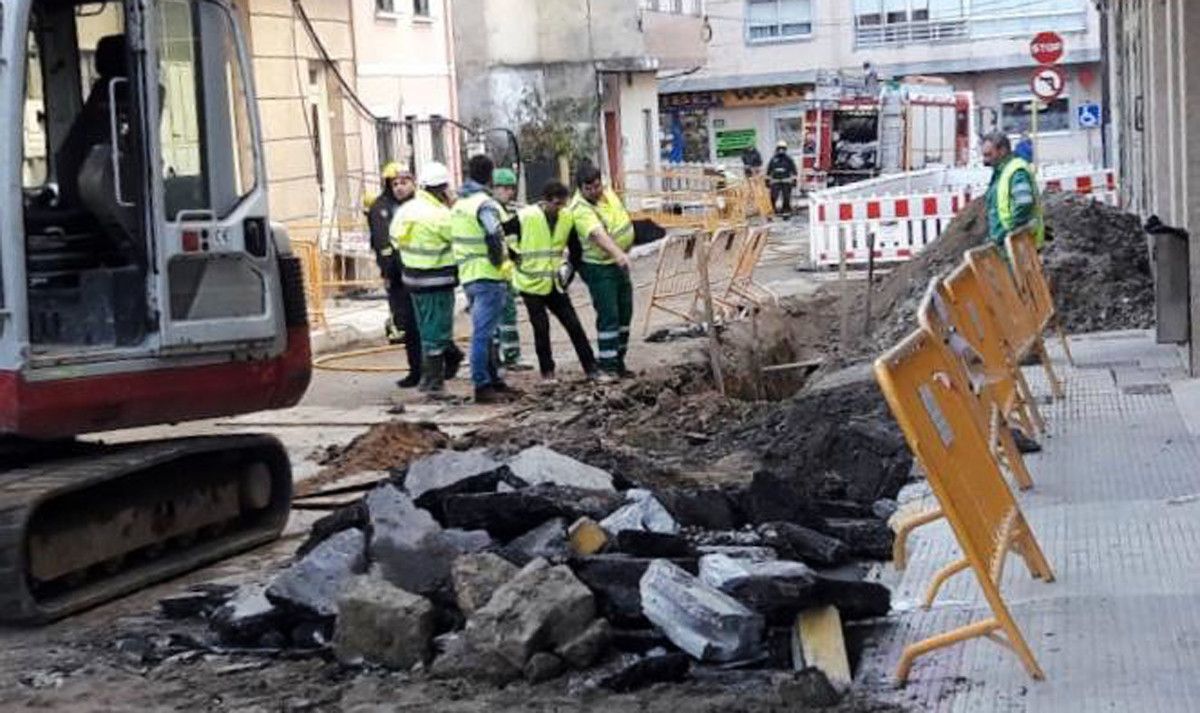 Las obras en la rúa Inferniño causan un escape de gas