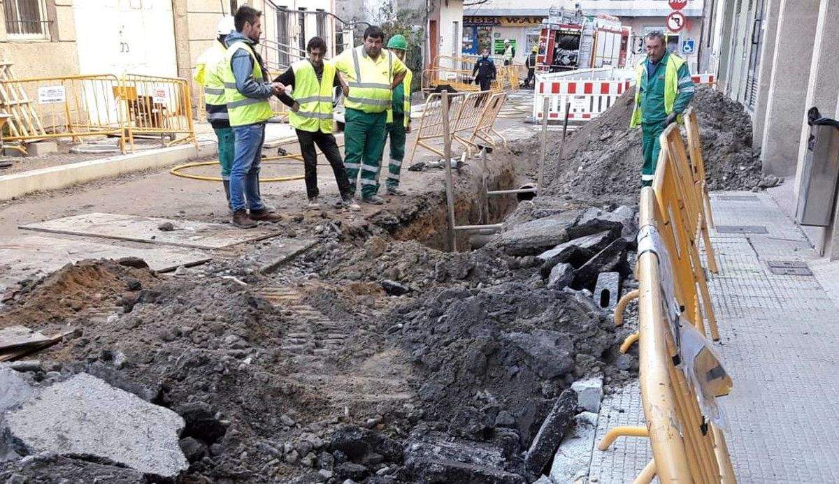 As obras na rúa Inferniño causan un escape de gas