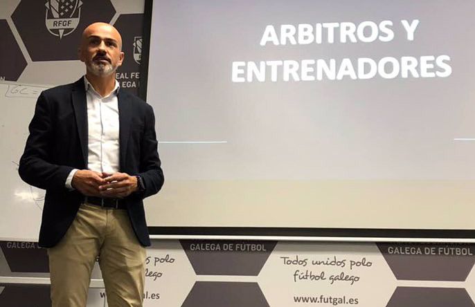 Julio Álvarez-Buylla nun acto da Federación Galega de Fútbol