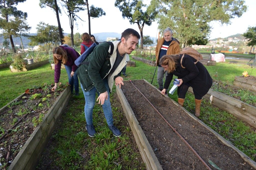Entrega de las huertas urbanas de Monte Porreiro