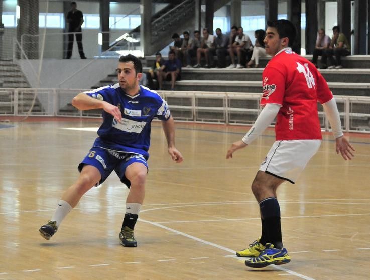 David García Pichel ante Gonzalo Carro en un momento del partido de Copa Deputación entre Teucro y Octavio