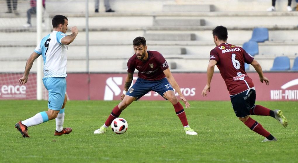 Partido entre Pontevedra e Unión Adarve en Pasarón