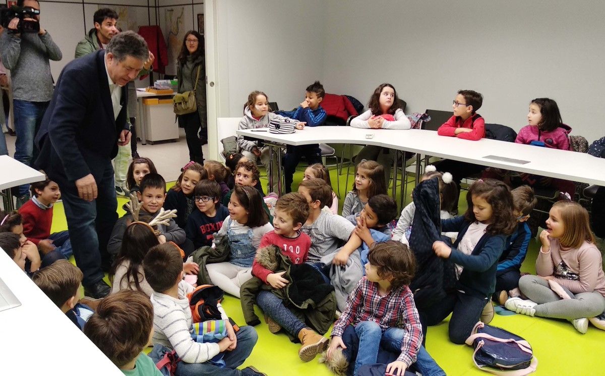 Visita de escolares del CEIP San Benito de Lérez al Concello